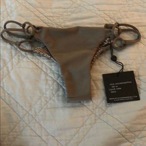 Acacia Molokini bottom in Opihi